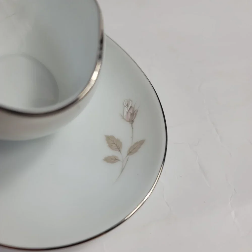 Noritake Sweet Talk Gravy Boat with Underplate White with Pink & White Roses
